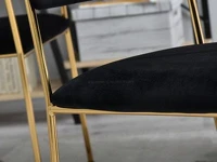 Krzesło MALE CZARNE z weluru glamour ze złotym stelażem - charakterystyczne detale